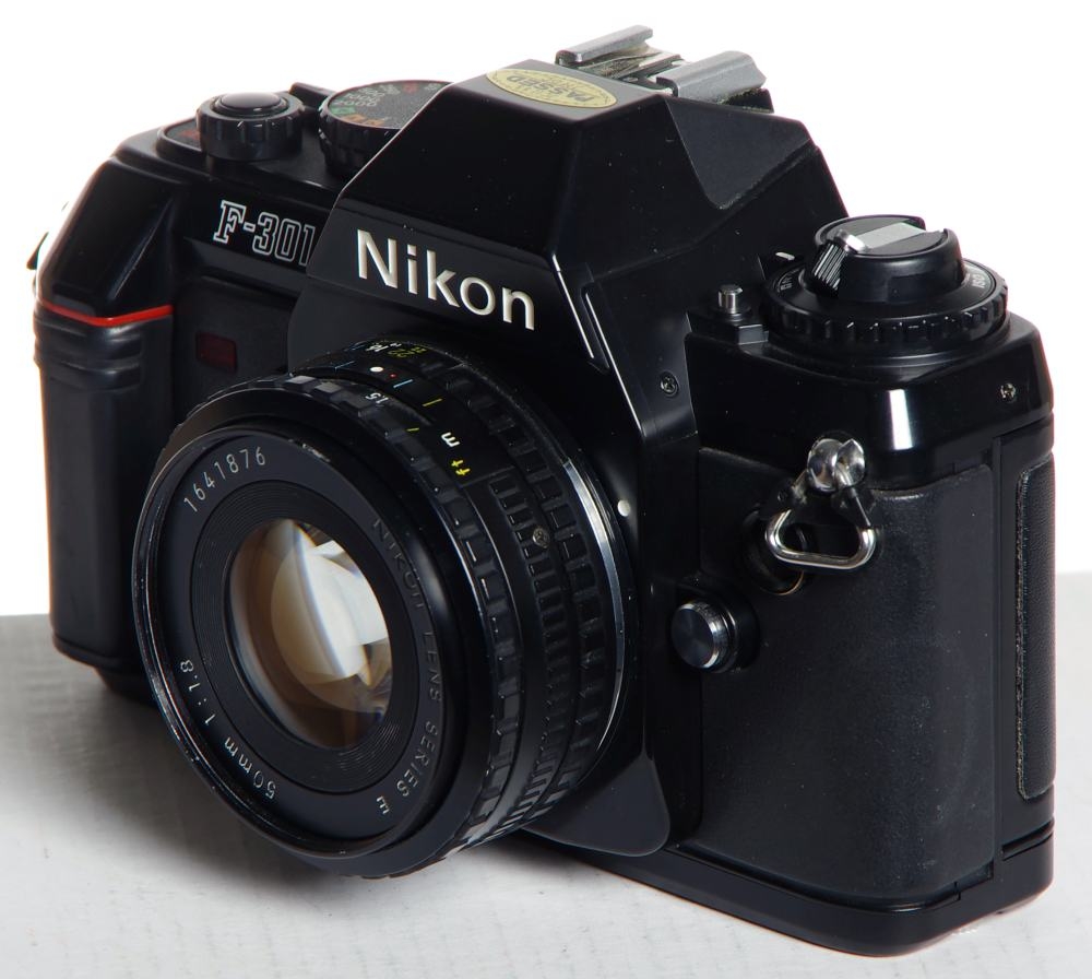 Nikon F-301 Kit Pancake Nikon Lens Series E 50mm/F1,8 *gebraucht*