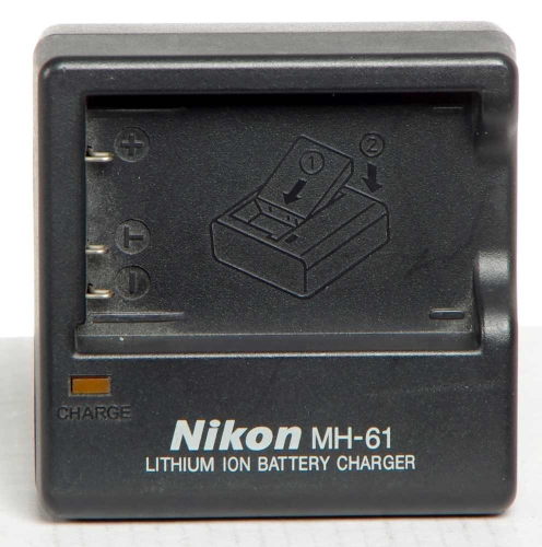 Nikon MH-61 Akkuladegerät *gebraucht*